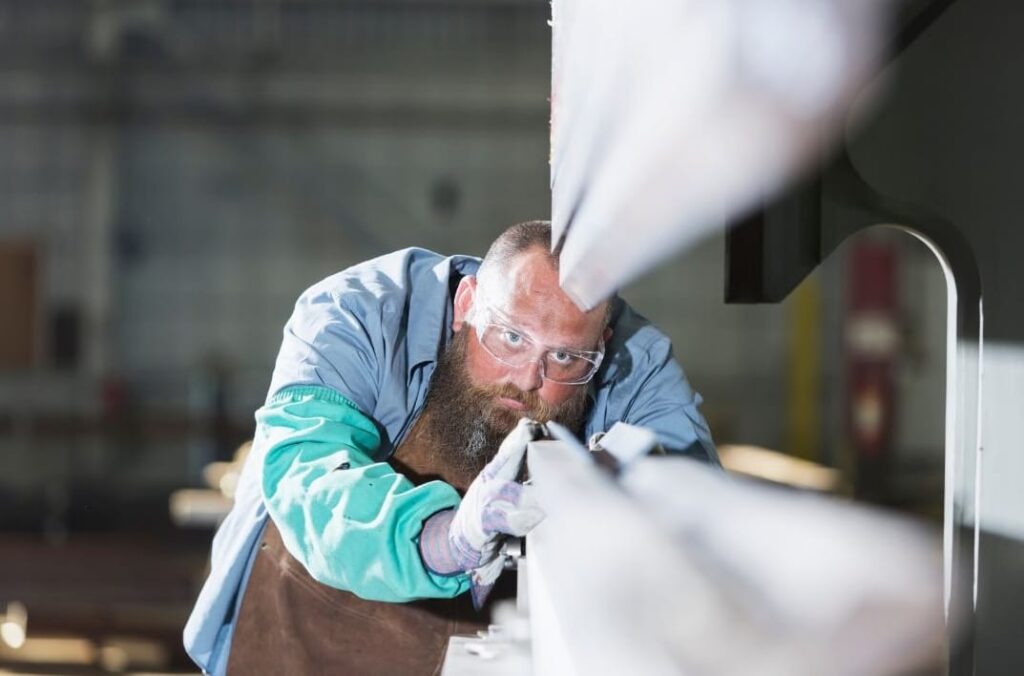6 Benefits of Choosing a Custom Metal Fabrication Company