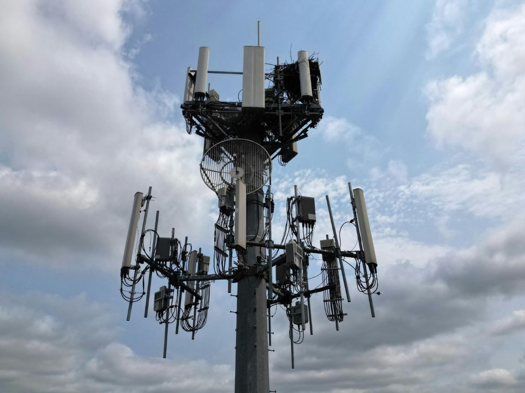 Telecommunications metal fabrication component